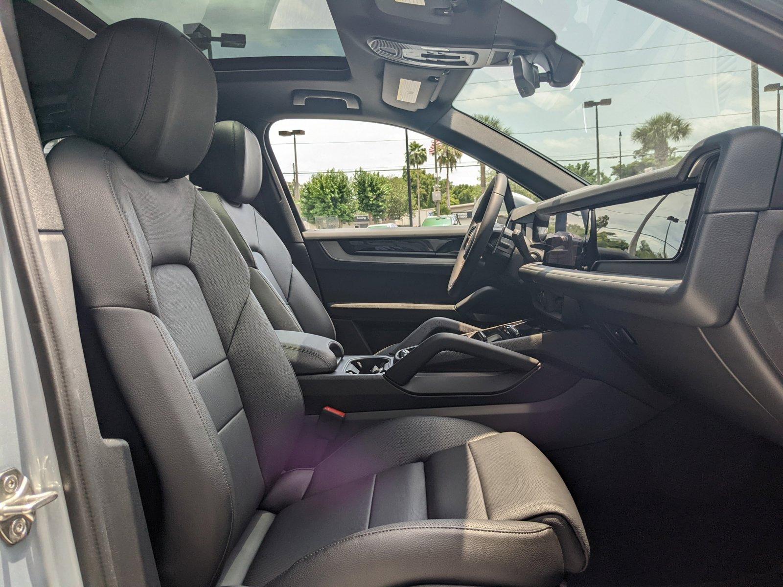 2024 Porsche Cayenne Vehicle Photo in Maitland, FL 32751