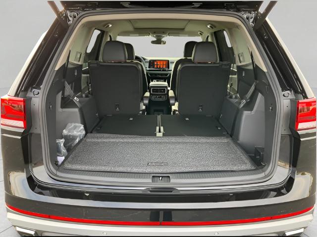 2025 Volkswagen Atlas Vehicle Photo in Oshkosh, WI 54904