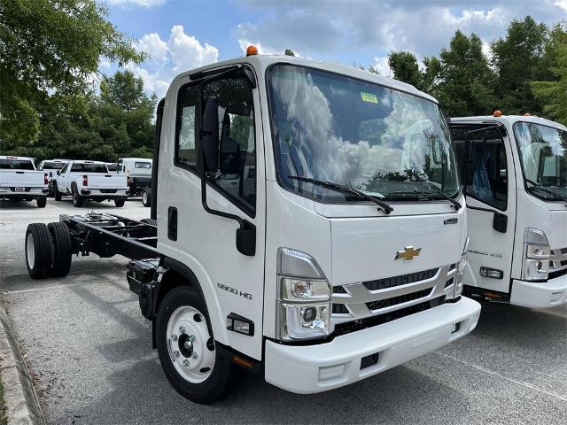 2025 Chevrolet Low Cab Forward 5500 HG Vehicle Photo in ALCOA, TN 37701-3235