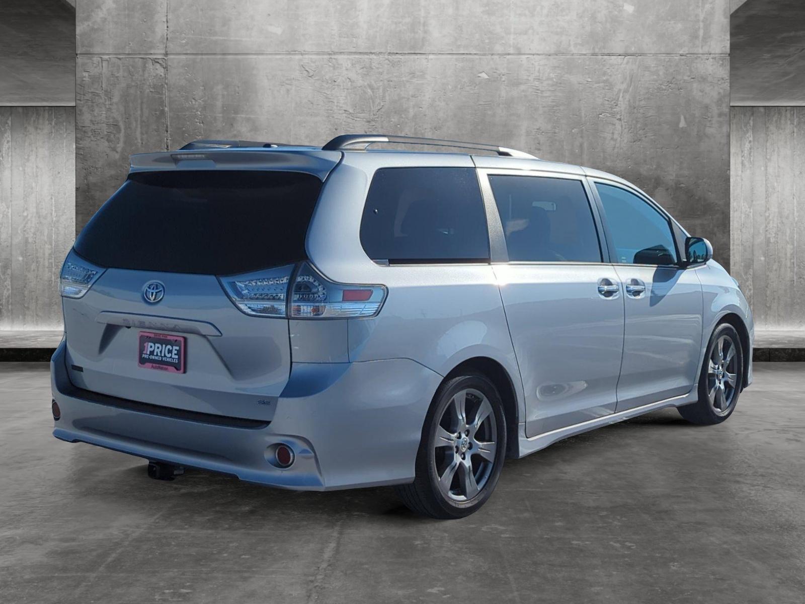 2017 Toyota Sienna Vehicle Photo in Ft. Myers, FL 33907