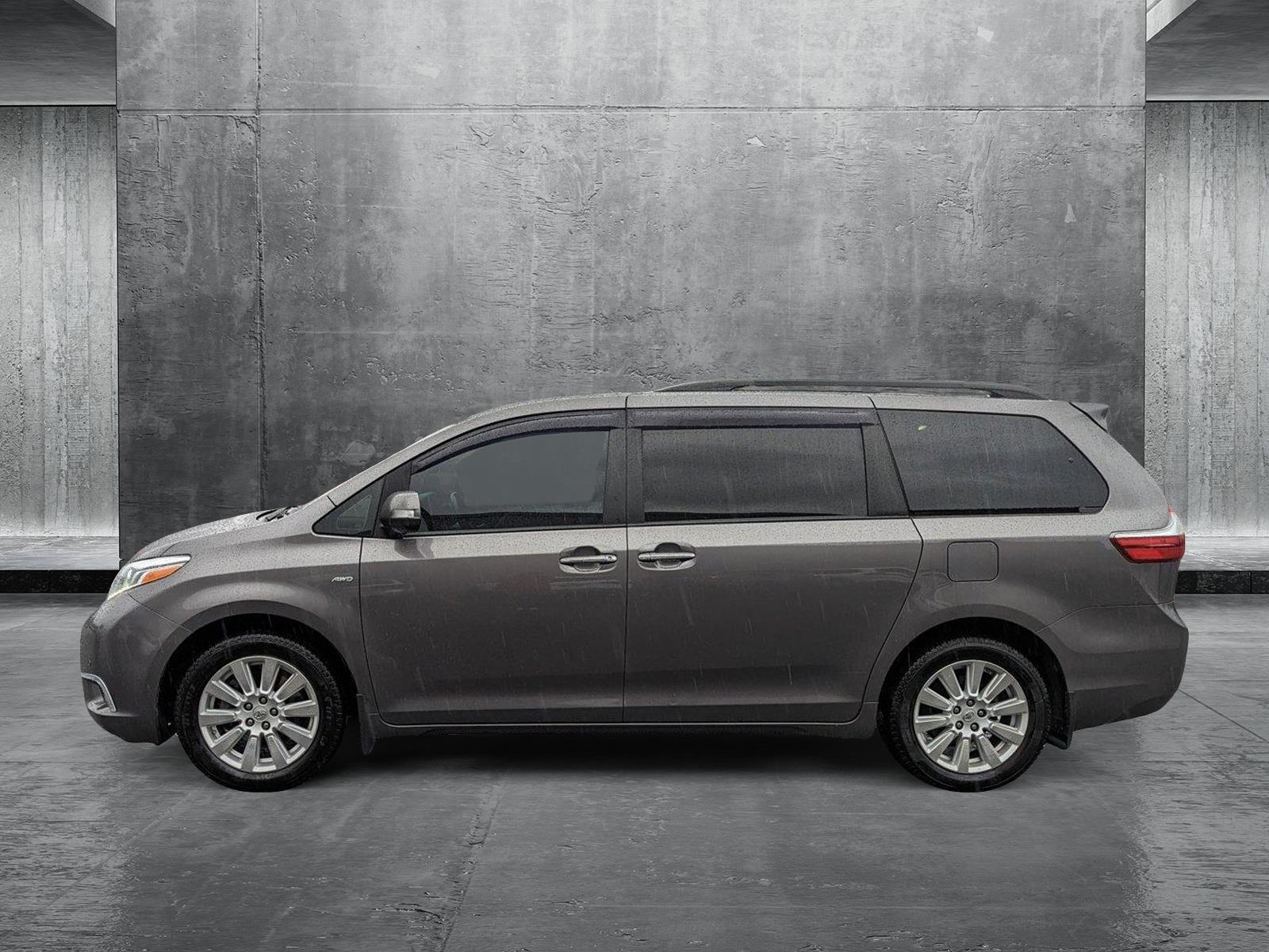 2017 Toyota Sienna Vehicle Photo in Spokane Valley, WA 99212