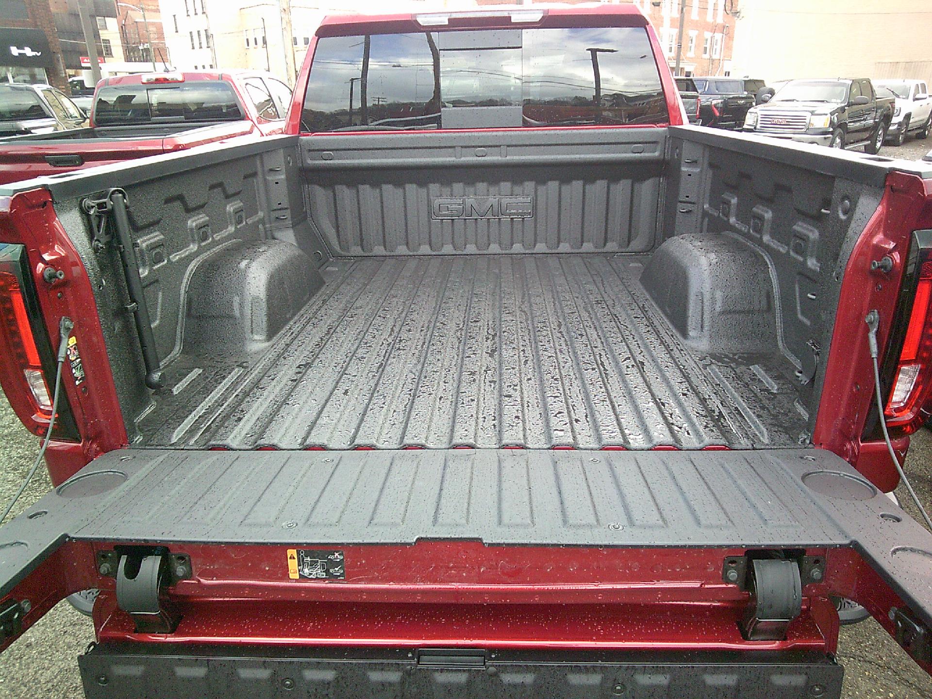 2025 GMC Sierra 1500 Vehicle Photo in KITTANNING, PA 16201-1536