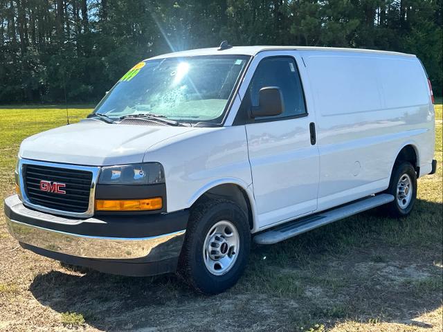 2022 GMC Savana Cargo 2500 Vehicle Photo in DUNN, NC 28334-8900