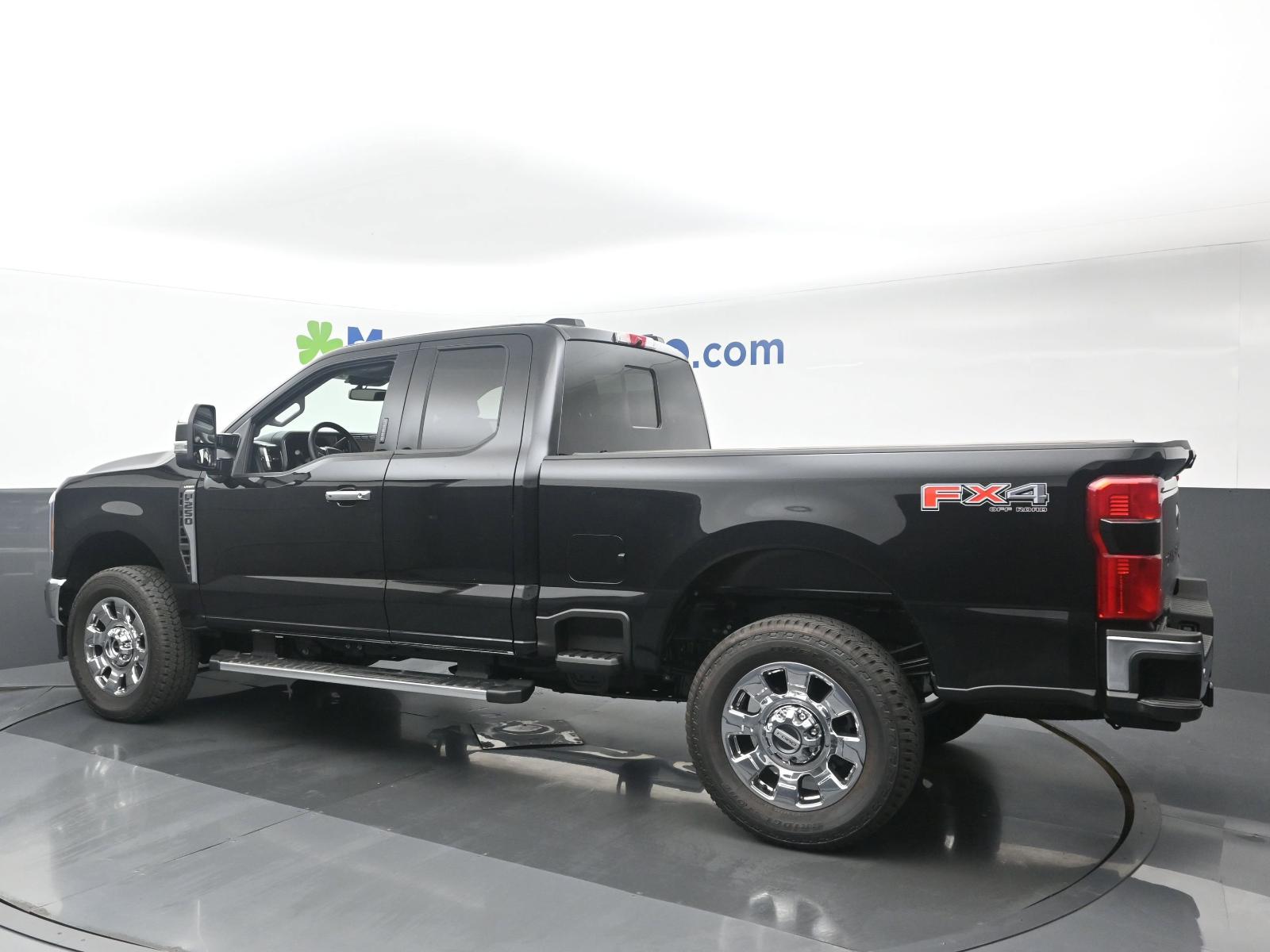 2023 Ford Super Duty F-250 SRW Vehicle Photo in Cedar Rapids, IA 52402