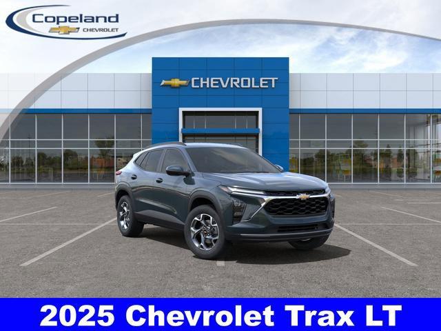 2025 Chevrolet Trax Vehicle Photo in BROCKTON, MA 02301-7113