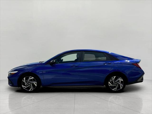 2025 Hyundai ELANTRA Vehicle Photo in Green Bay, WI 54304