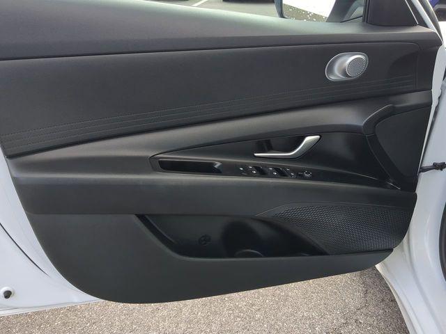 2021 Hyundai ELANTRA Vehicle Photo in Merrillville, IN 46410-5311