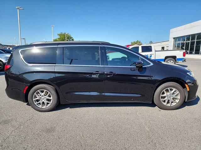 Used 2022 Chrysler Pacifica Touring with VIN 2C4RC1FG4NR110085 for sale in Southaven, MS