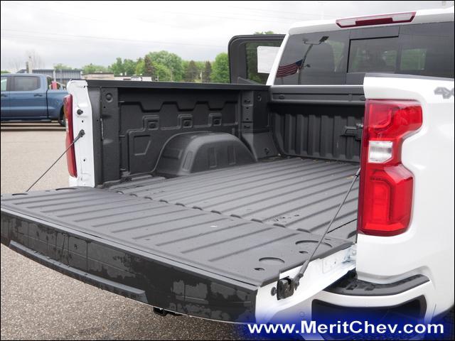 2024 Chevrolet Silverado 1500 Vehicle Photo in MAPLEWOOD, MN 55119-4794