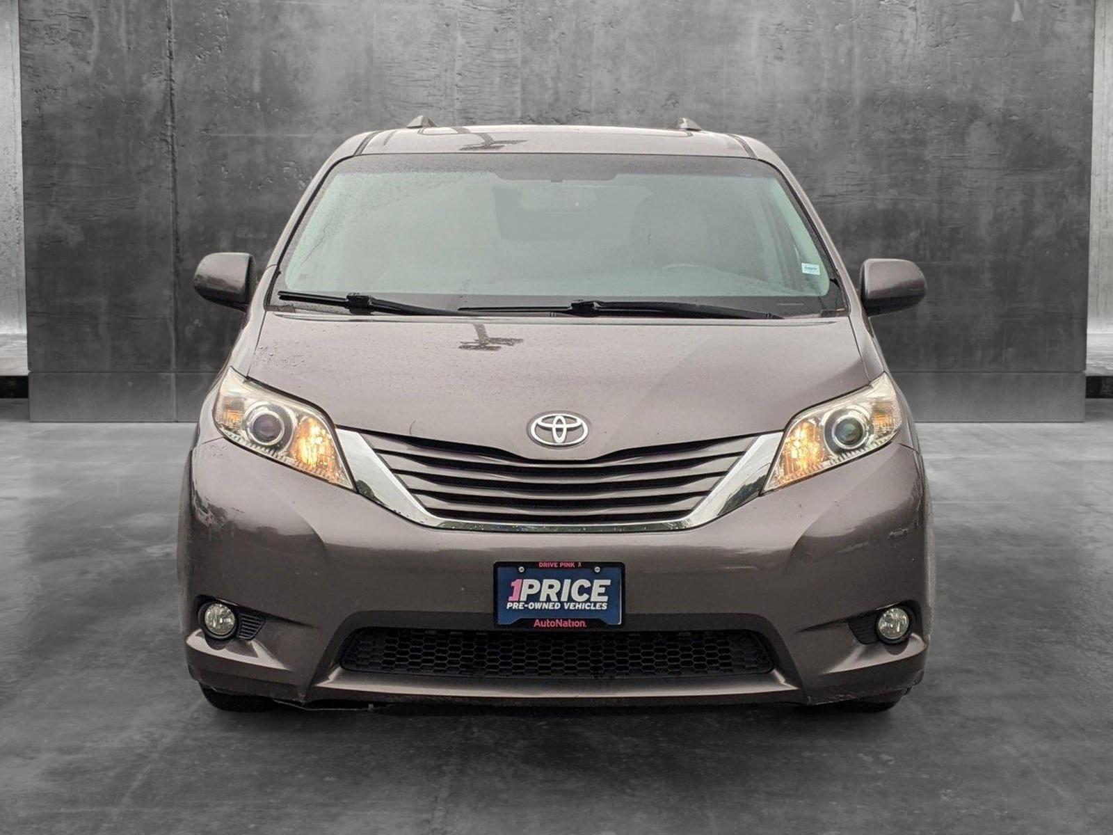 2016 Toyota Sienna Vehicle Photo in TIMONIUM, MD 21093-2300