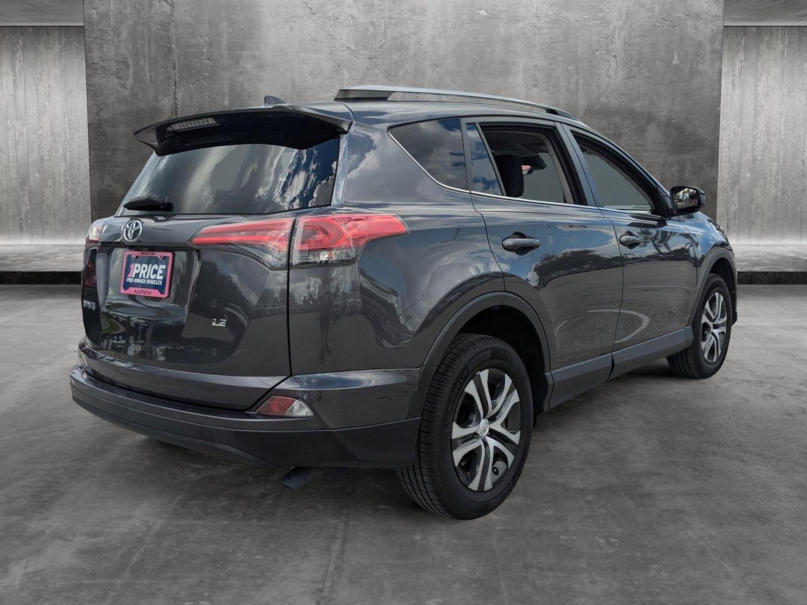 2018 Toyota RAV4 Vehicle Photo in Panama City, FL 32401