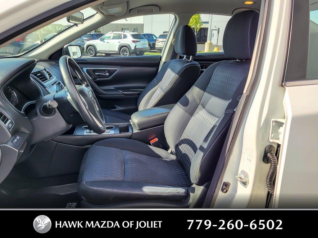 2017 Nissan Altima Vehicle Photo in Saint Charles, IL 60174