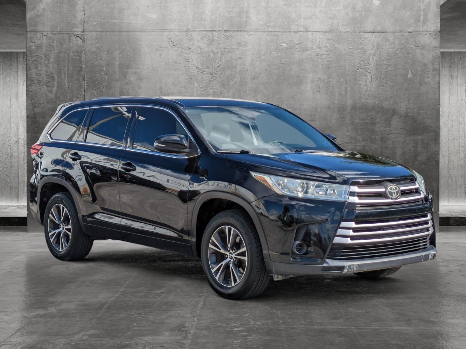 2017 Toyota Highlander Vehicle Photo in MIAMI, FL 33172-3015