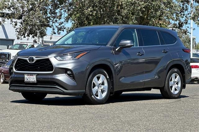 2021 Toyota Highlander Vehicle Photo in ELK GROVE, CA 95757-8703