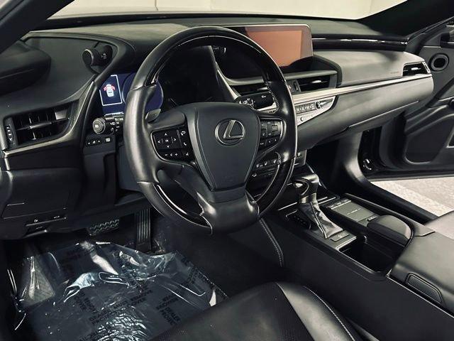 2019 Lexus ES Vehicle Photo in MEDINA, OH 44256-9631