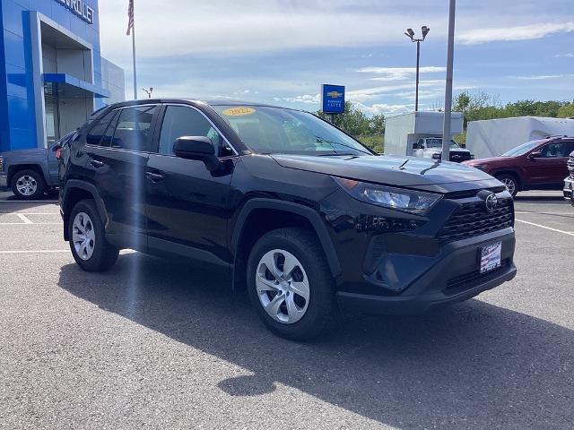 2022 Toyota RAV4 Vehicle Photo in GARDNER, MA 01440-3110