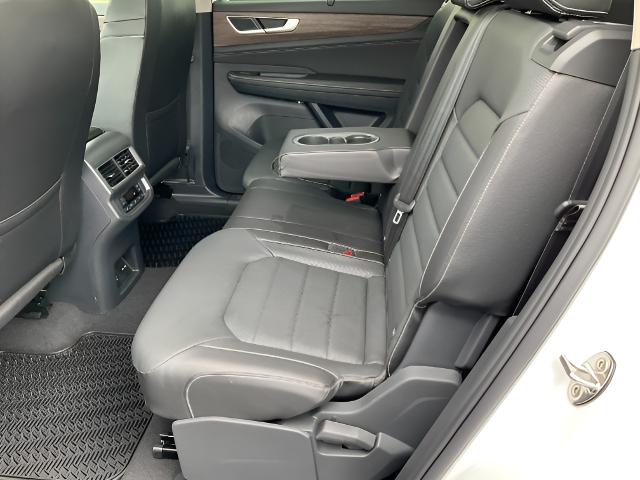 2024 Volkswagen Atlas Vehicle Photo in Oshkosh, WI 54904