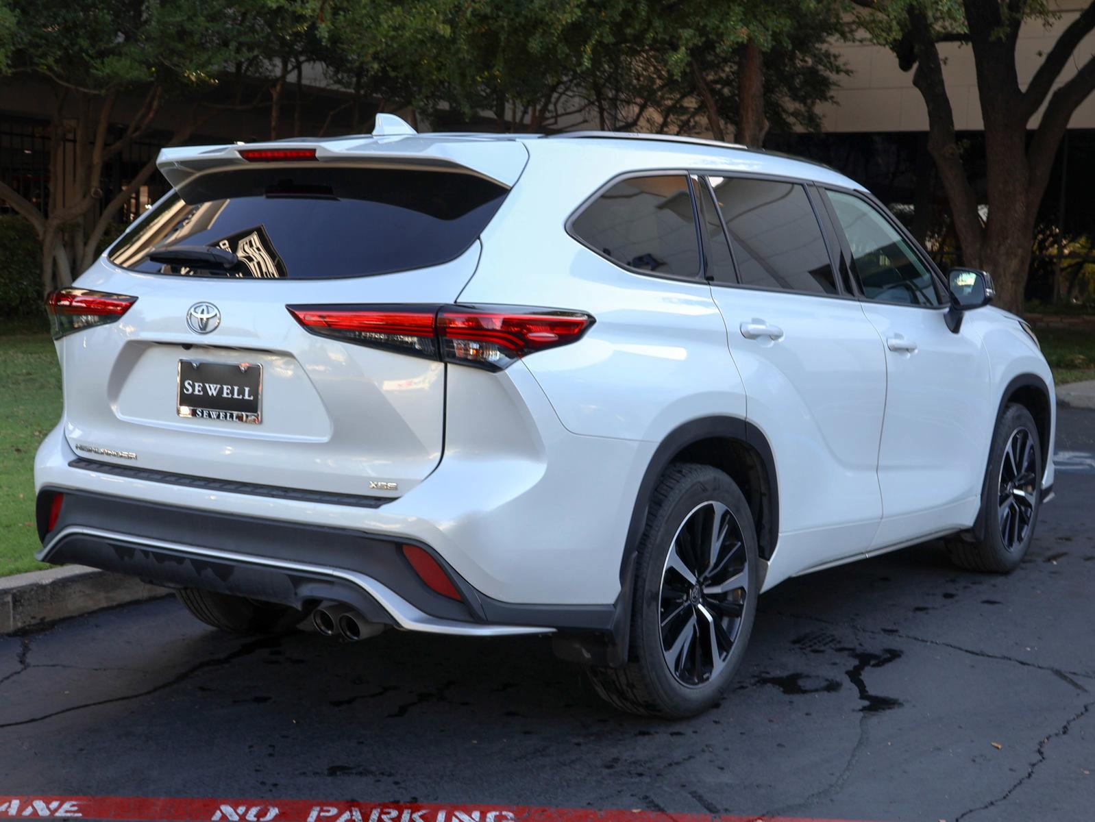 2022 Toyota Highlander Vehicle Photo in DALLAS, TX 75209-3095