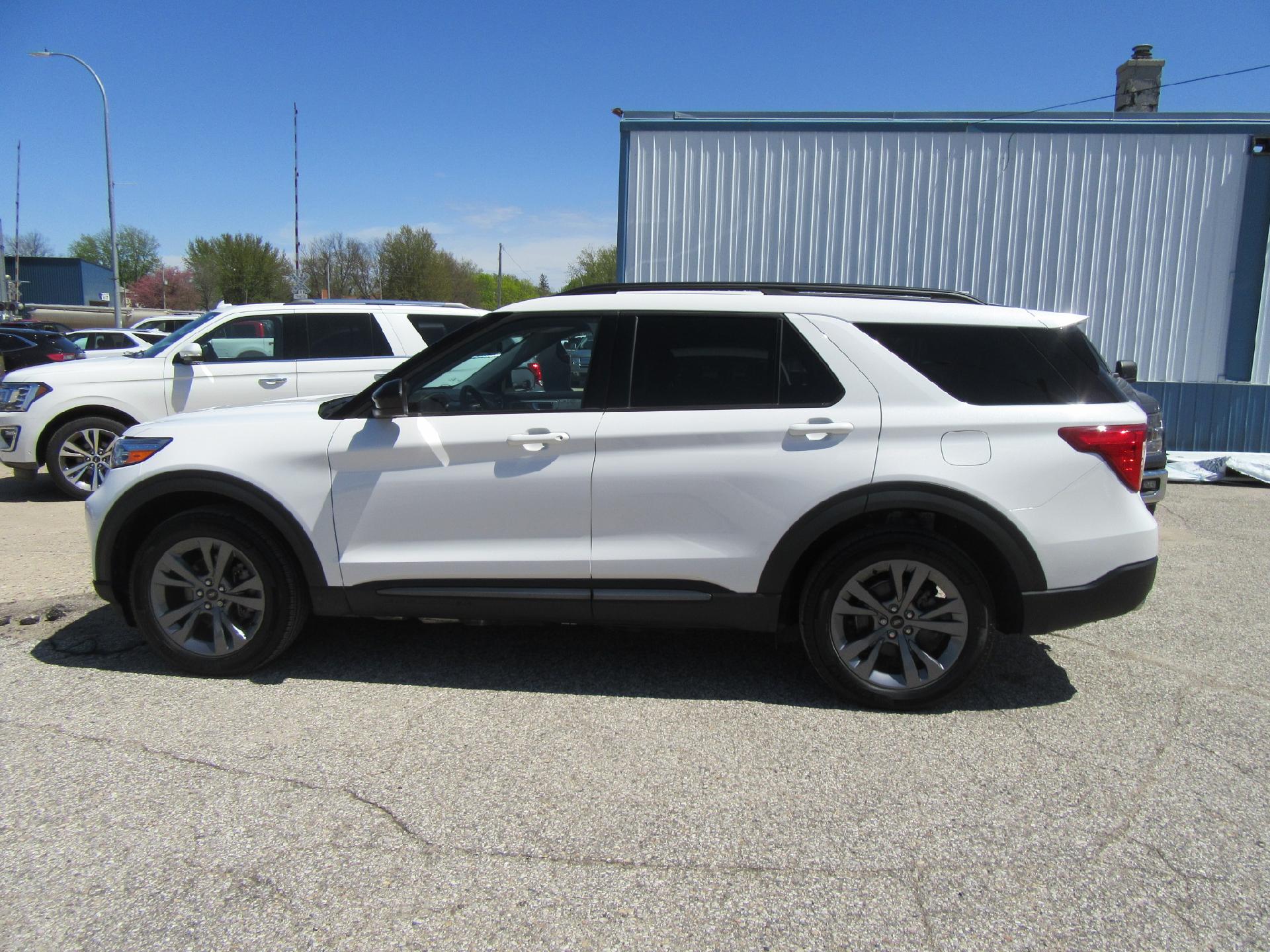 Used 2022 Ford Explorer XLT with VIN 1FMSK8DH0NGA27906 for sale in Emmetsburg, IA