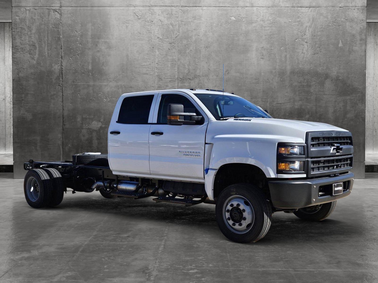 2024 Chevrolet Silverado Chassis Cab Vehicle Photo in AMARILLO, TX 79103-4111