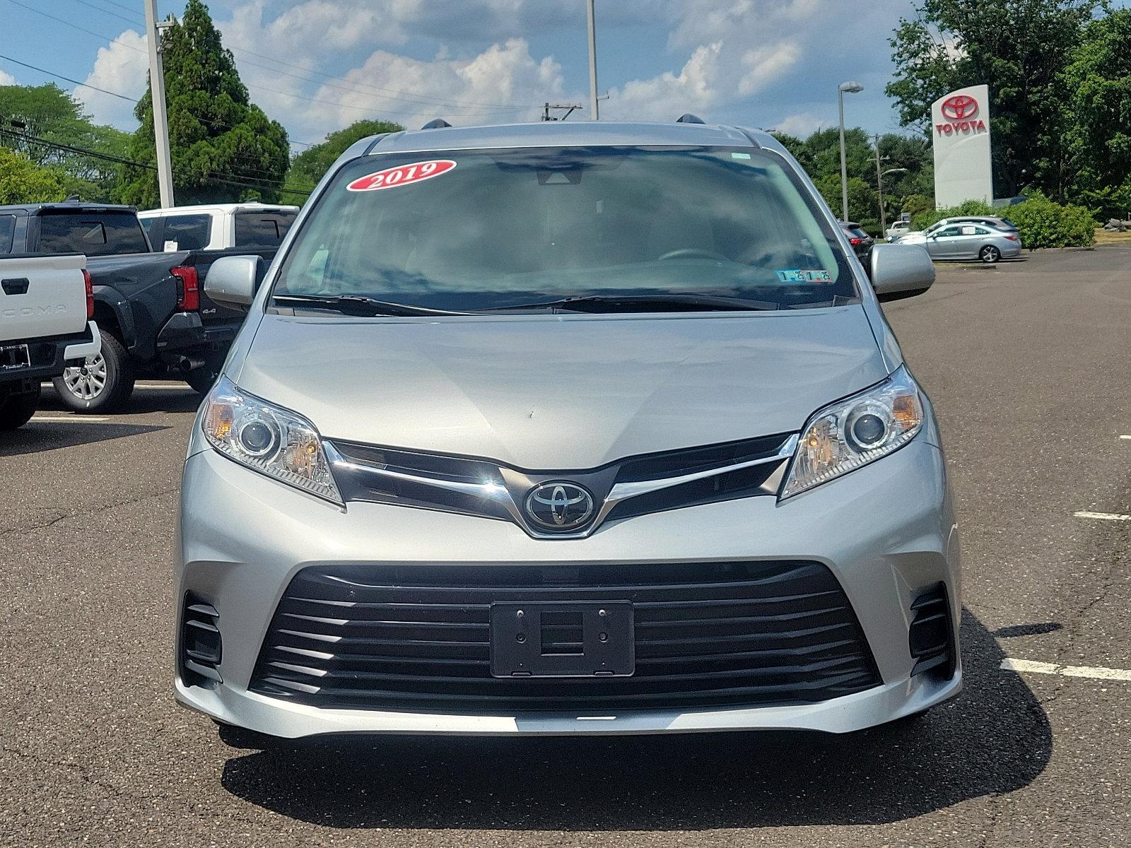 2019 Toyota Sienna Vehicle Photo in Trevose, PA 19053