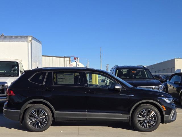 2025 Volkswagen Atlas Vehicle Photo in WEATHERFORD, TX 76087