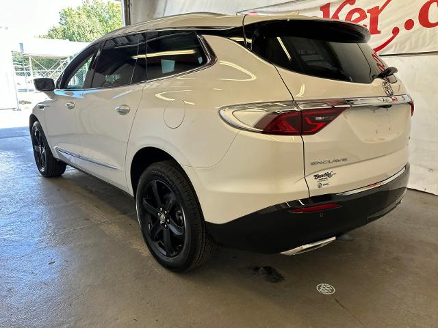 2024 Buick Enclave Vehicle Photo in RED SPRINGS, NC 28377-1640