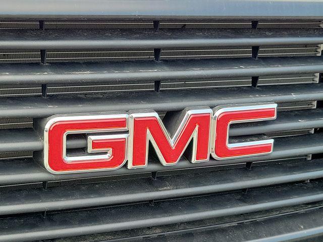 2024 GMC Savana Cutaway 3500 Vehicle Photo in DANBURY, CT 06810-5034