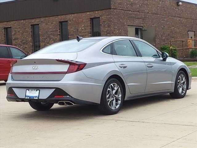 2023 Hyundai SONATA Vehicle Photo in Peoria, IL 61615