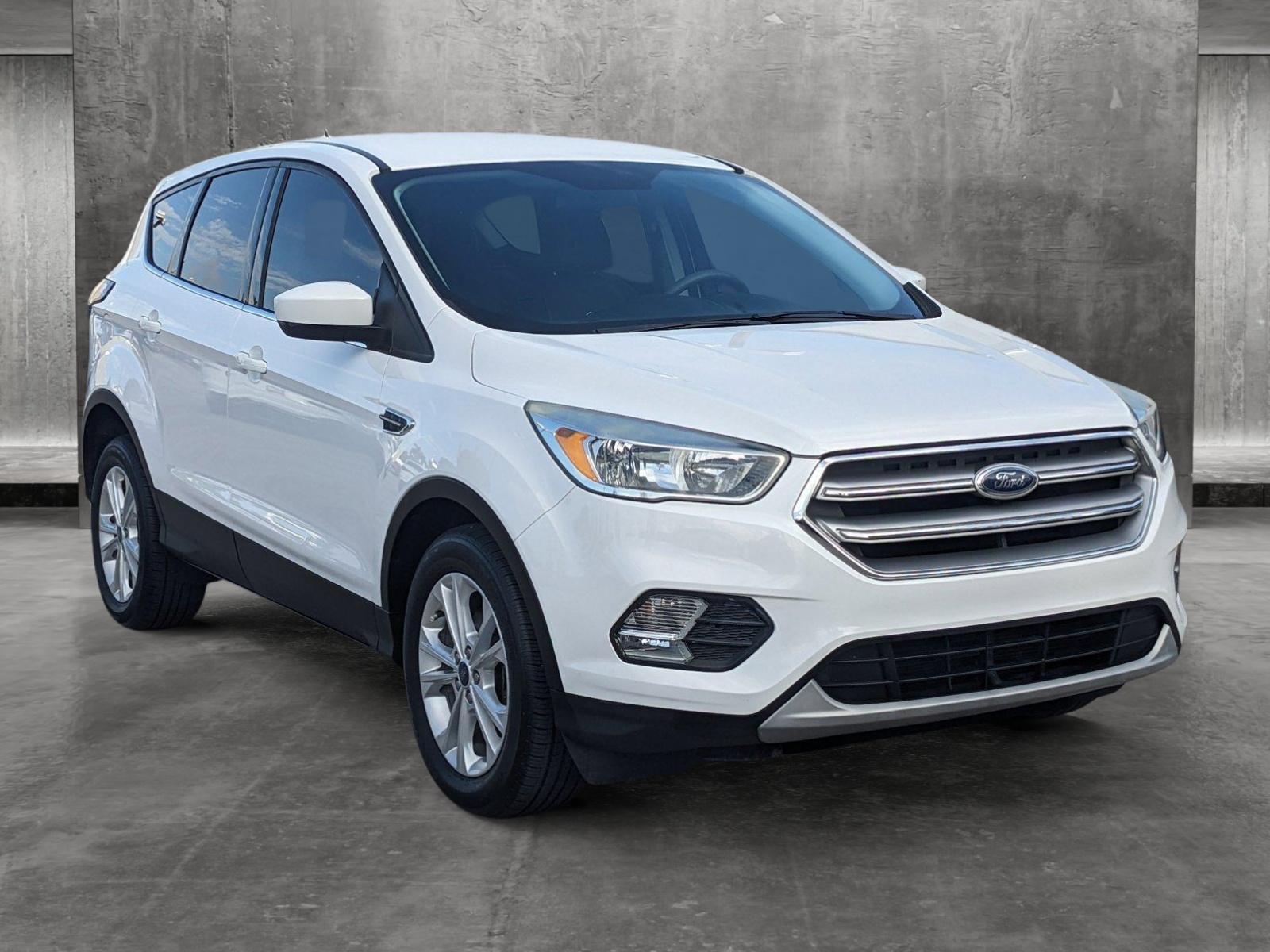 2017 Ford Escape Vehicle Photo in MIAMI, FL 33172-3015