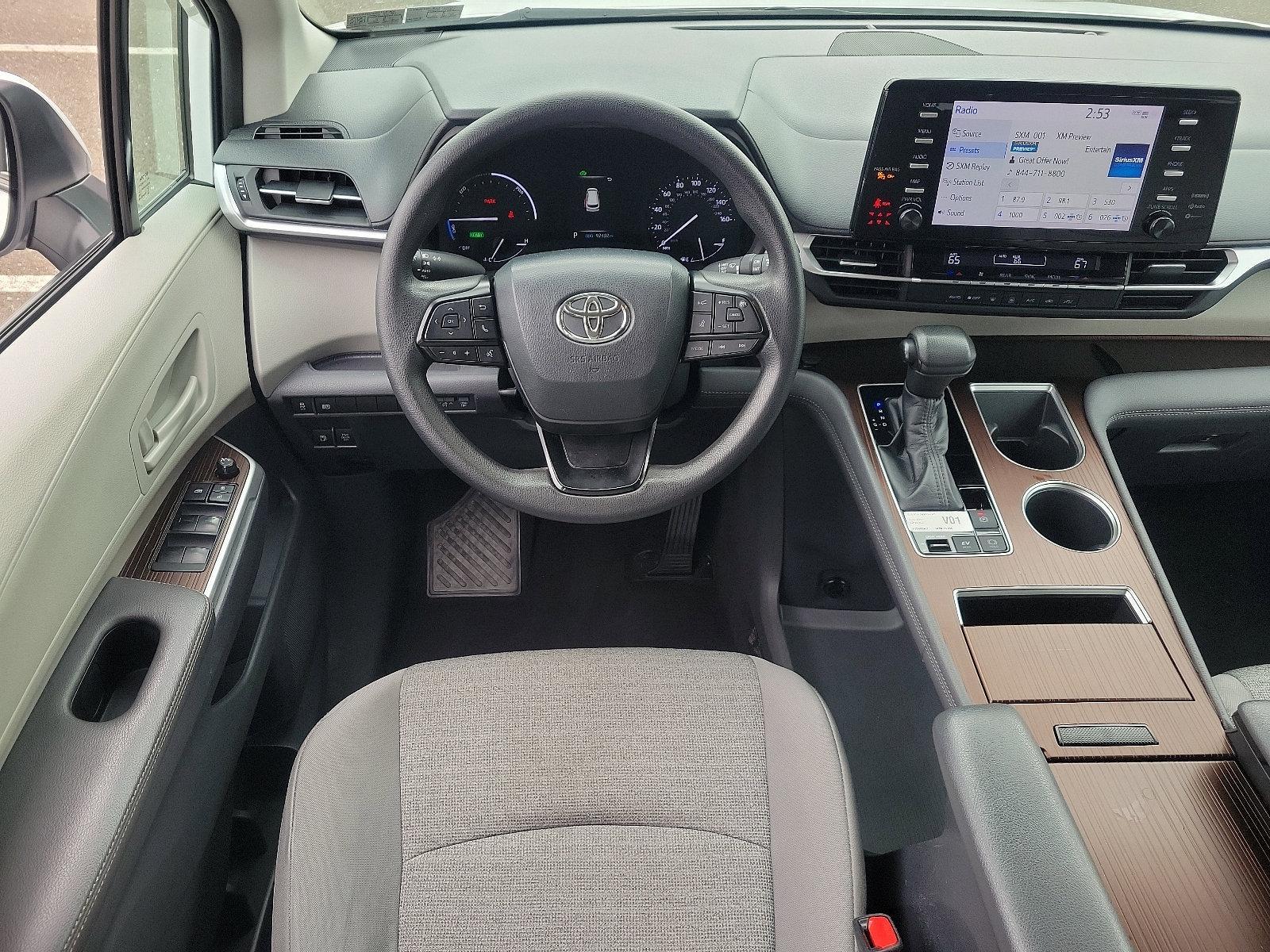 2022 Toyota Sienna Vehicle Photo in Trevose, PA 19053