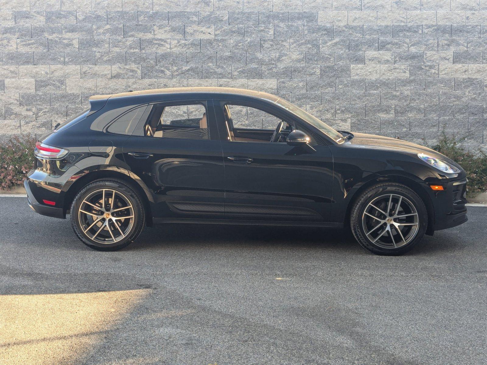 2024 Porsche Macan Vehicle Photo in Towson, MD 21204