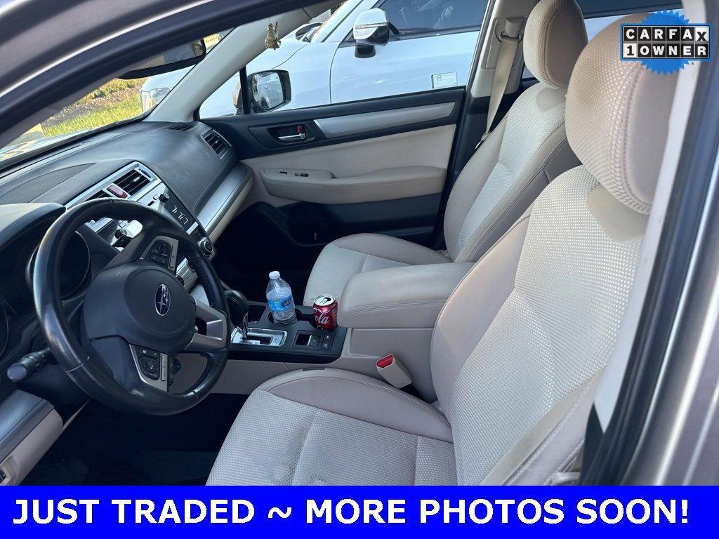 2015 Subaru Outback Vehicle Photo in Saint Charles, IL 60174