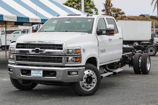 2023 Chevrolet Silverado Chassis Cab Vehicle Photo in VENTURA, CA 93003-8585