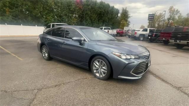 Used 2019 Toyota Avalon XLE with VIN 4T1BZ1FB2KU018231 for sale in Saint Louis, MO