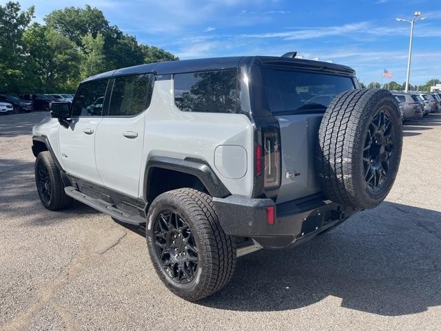 2024 GMC HUMMER EV SUV Vehicle Photo in GRAND BLANC, MI 48439-8139