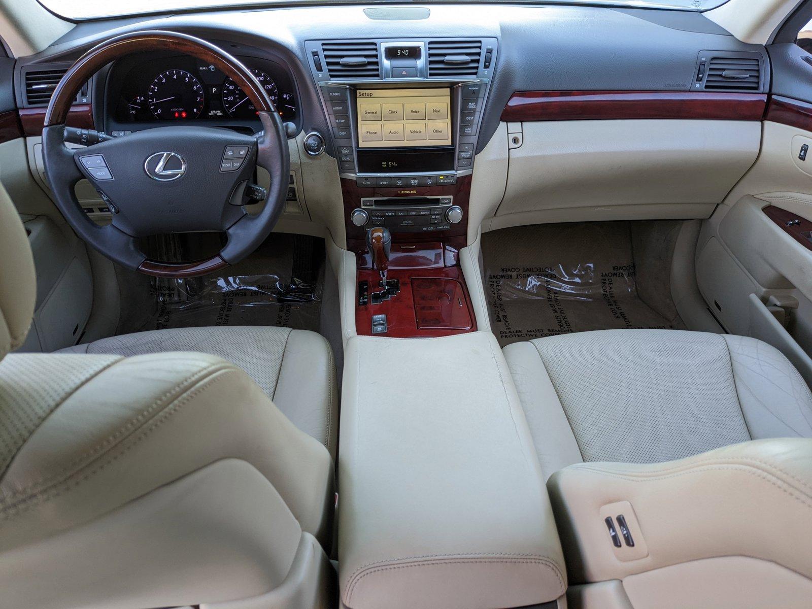 2011 Lexus LS 460 Vehicle Photo in VALENCIA, CA 91355-1705