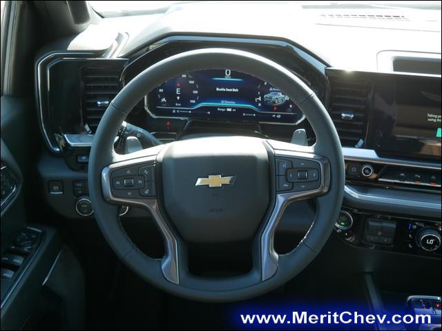 2024 Chevrolet Silverado 1500 Vehicle Photo in MAPLEWOOD, MN 55119-4794