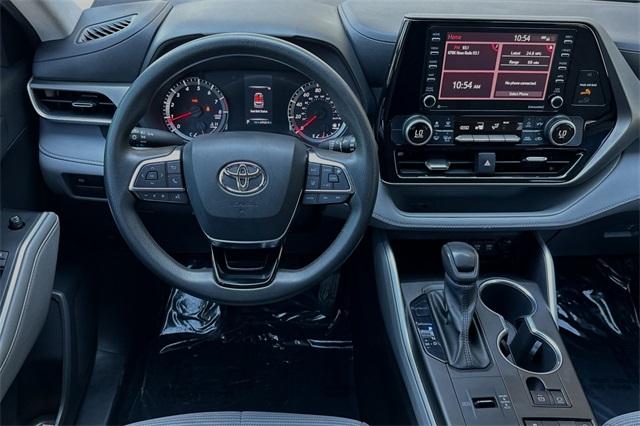 2021 Toyota Highlander Vehicle Photo in ELK GROVE, CA 95757-8703