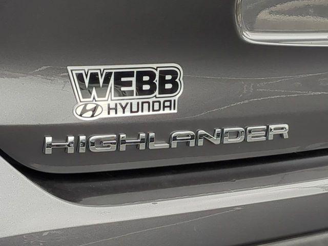 2022 Toyota Highlander Vehicle Photo in Highland, IN 46322-2506