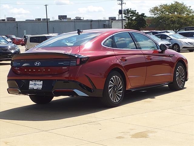 2024 Hyundai SONATA Hybrid Vehicle Photo in Peoria, IL 61615