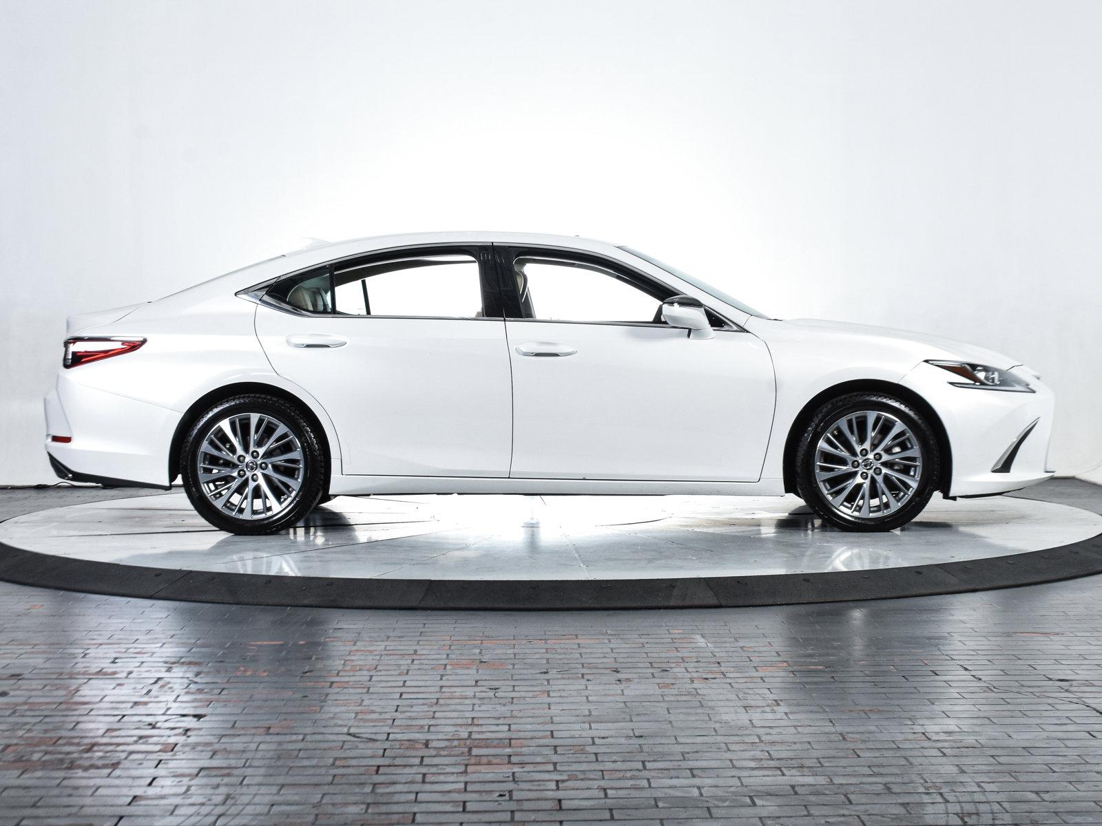 2020 Lexus ES 350 Vehicle Photo in DALLAS, TX 75235