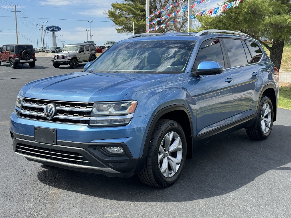 2019 Volkswagen Atlas Vehicle Photo in BOONVILLE, IN 47601-9633