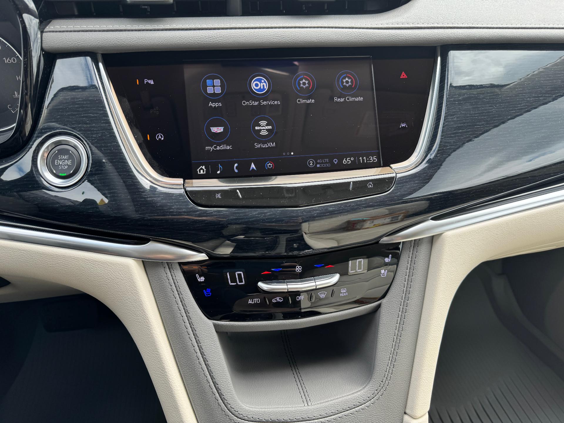 2024 Cadillac XT6 Vehicle Photo in LEOMINSTER, MA 01453-2952