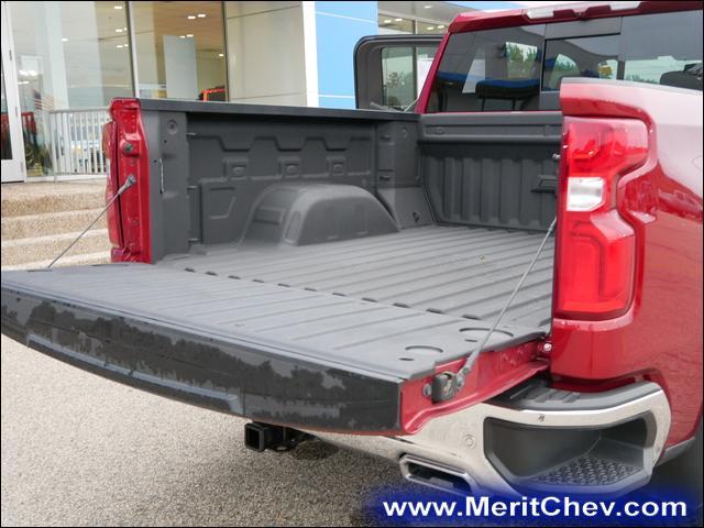 2021 Chevrolet Silverado 1500 Vehicle Photo in MAPLEWOOD, MN 55119-4794