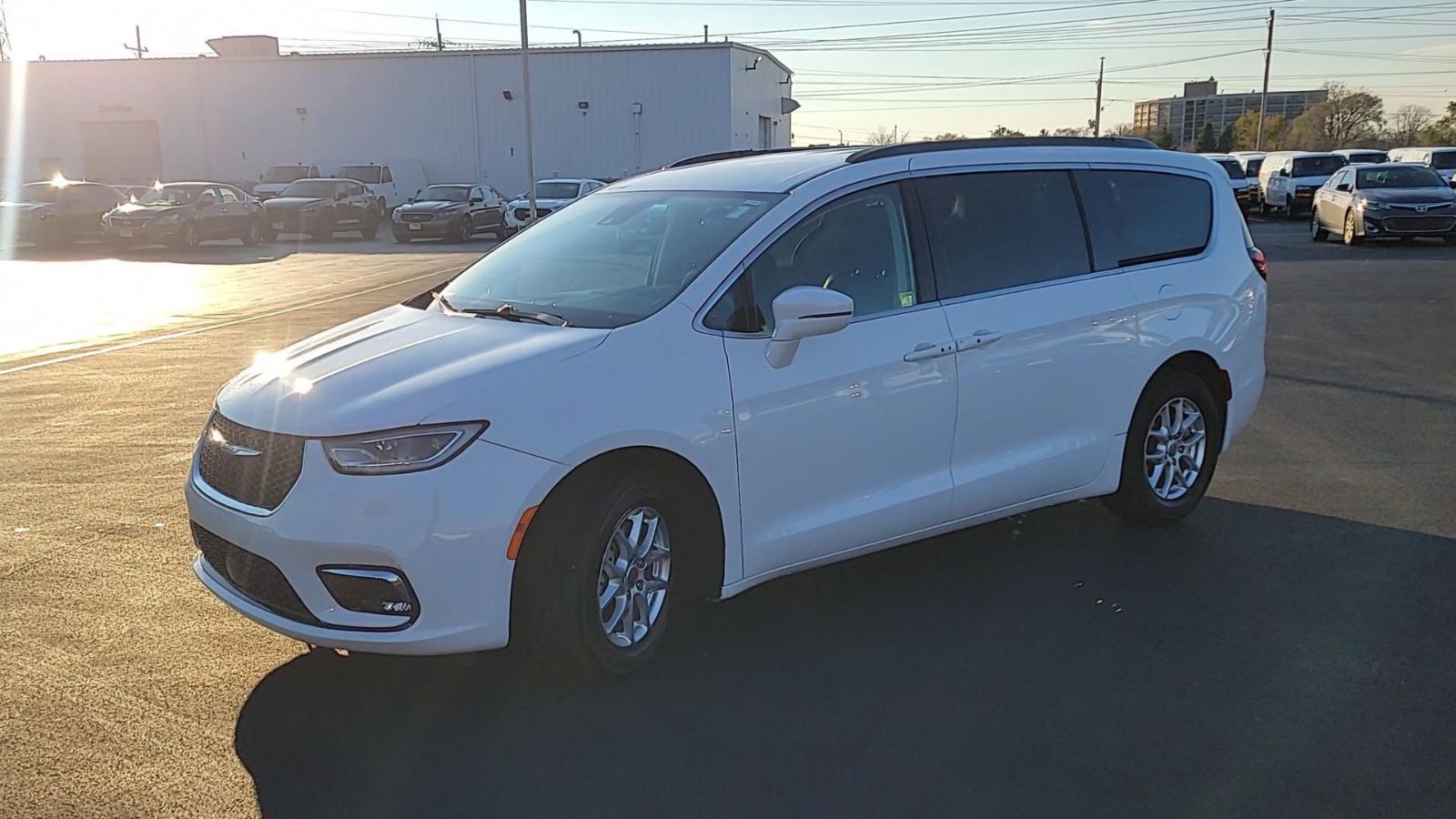 2022 Chrysler Pacifica Vehicle Photo in Plainfield, IL 60586