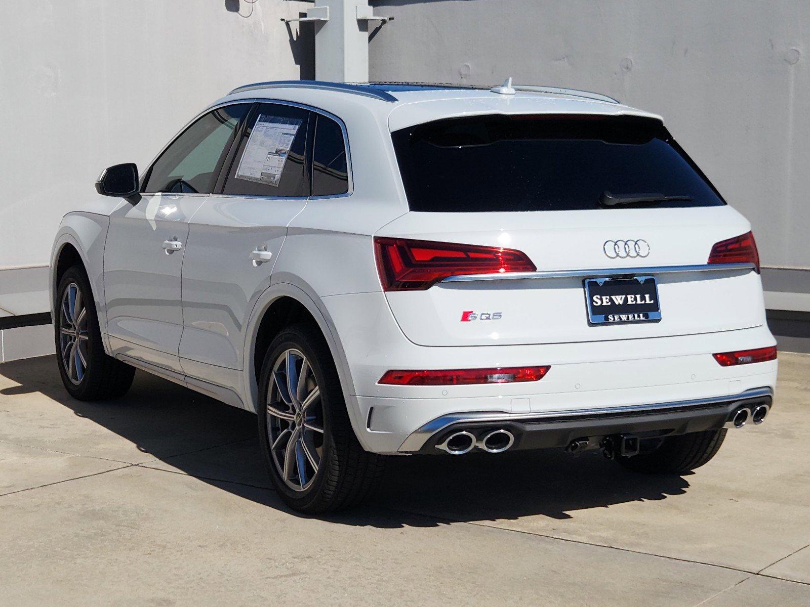 2025 Audi SQ5 Vehicle Photo in SUGAR LAND, TX 77478