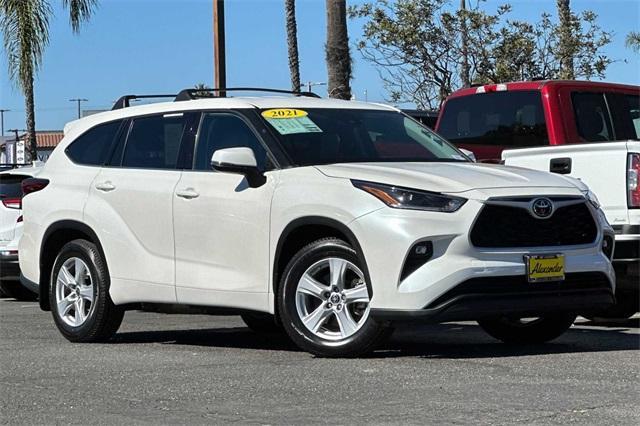 Used 2021 Toyota Highlander LE with VIN 5TDZZRAHXMS068508 for sale in Oxnard, CA