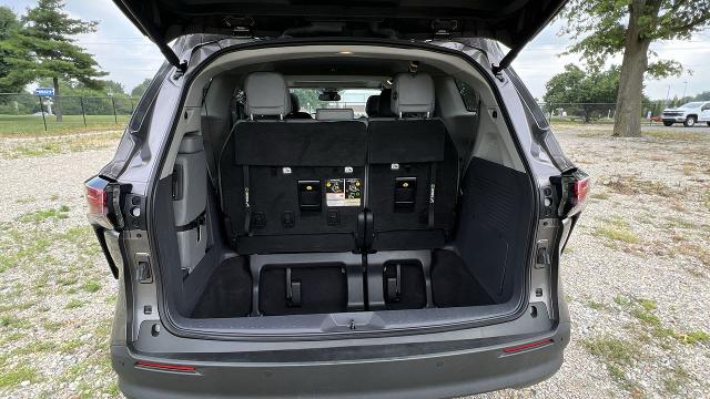 2022 Toyota Sienna Vehicle Photo in INDIANAPOLIS, IN 46227-0991