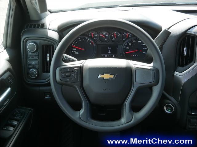 2024 Chevrolet Silverado 1500 Vehicle Photo in MAPLEWOOD, MN 55119-4794